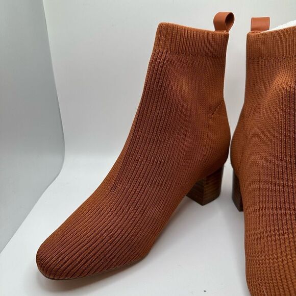 CUSHIONAIRE Women's Stretch bootie +Memory Foam 8 TAN - Picture 7 of 7